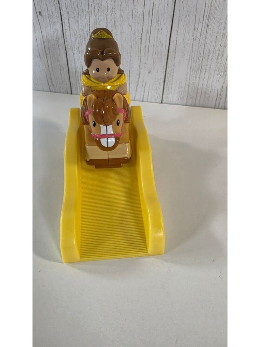 RARE FISHER PRICE LITTLE PEOPLE DISNEY BELLE KLIP KLOP HORSE YELLOW RAMP SLIDE